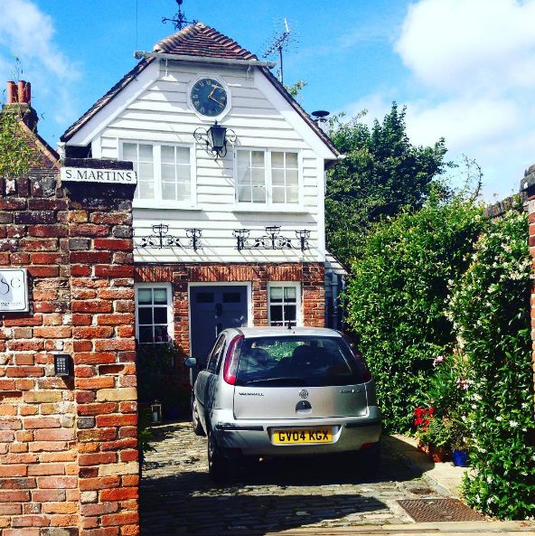 Take me back <a href="/chiclockhouse/">The Clock House</a>