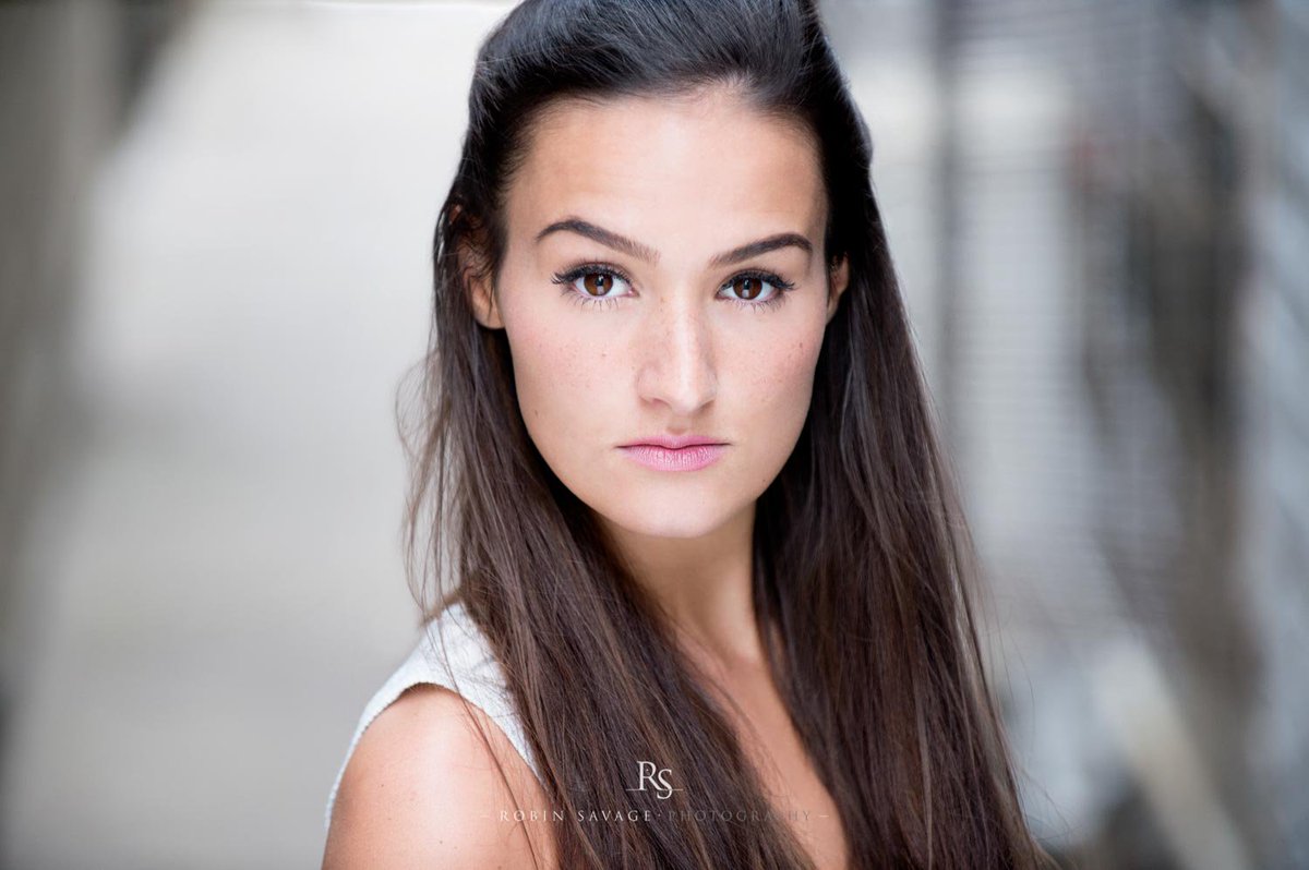 Love the strength in this final image of <a href="/leila_suley/">Leila Suley</a> #actors #headshots #london #talkaphp #actorslife