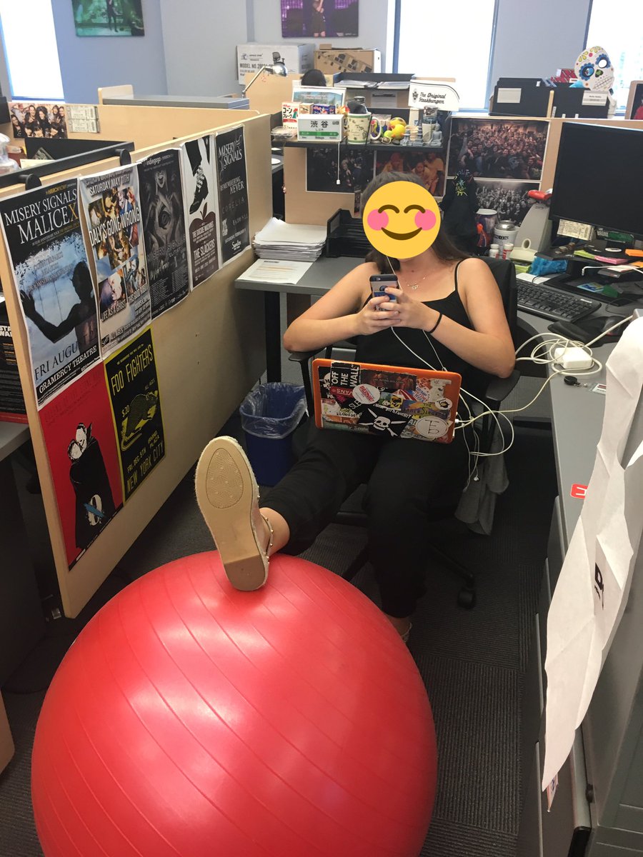 Floopster10's tweet photo. When you give an intern a cookie, they'll want a cubicle to go with it. https://t.co/weaxXA44ON
