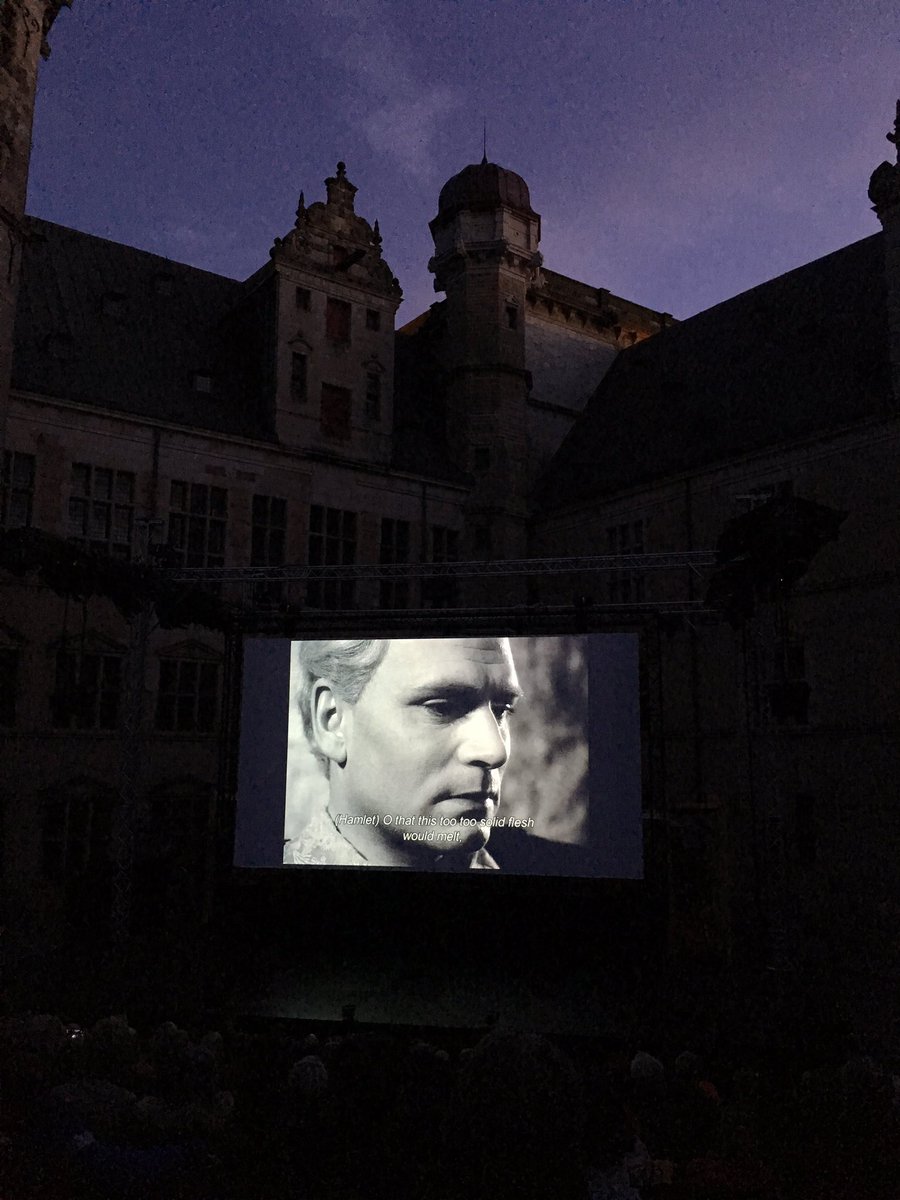 Laurence Olivier back at Hamlet' Castle #shakespeare400 #Hamlet <a href="/HamletScenen/">HamletScenen</a> #Shakespearefestivalathamletscastle