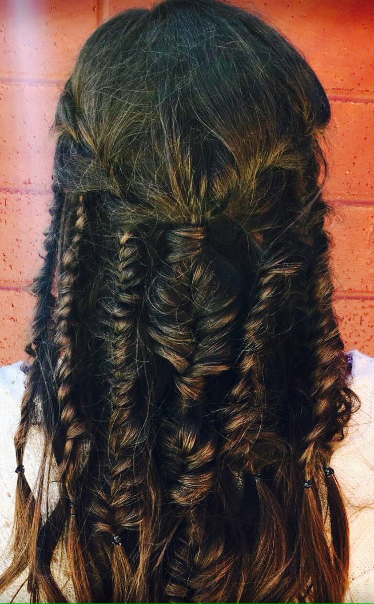 colabellahair's tweet photo. boho festival stylevery summer #music #festival #hair @archielilac @steph_holmes11 @kashsandhu66 @emjh13 @screeam4me https://t.co/VnkP1ZuzXp