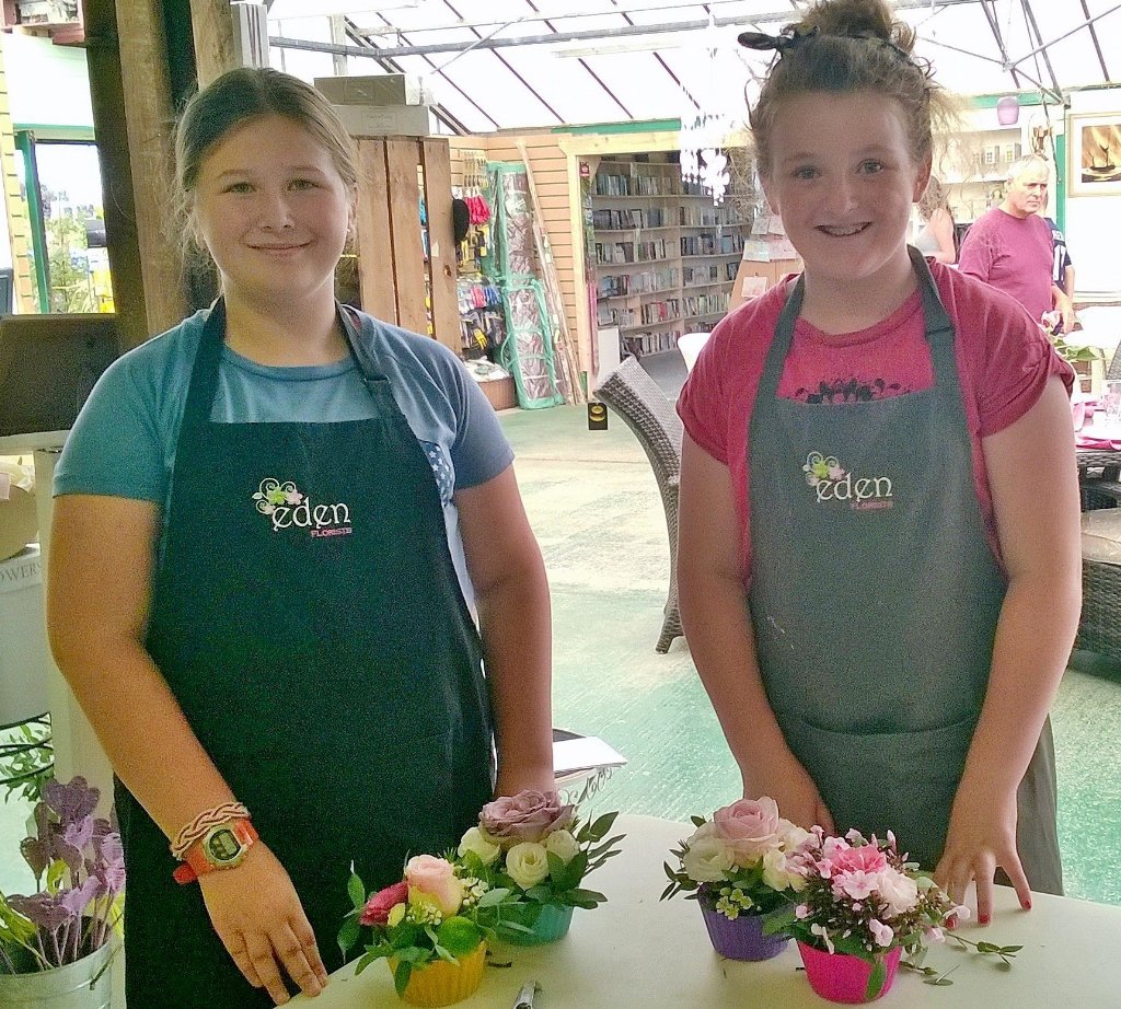 cupcake flower workshops. just a few places left. call now to book a place