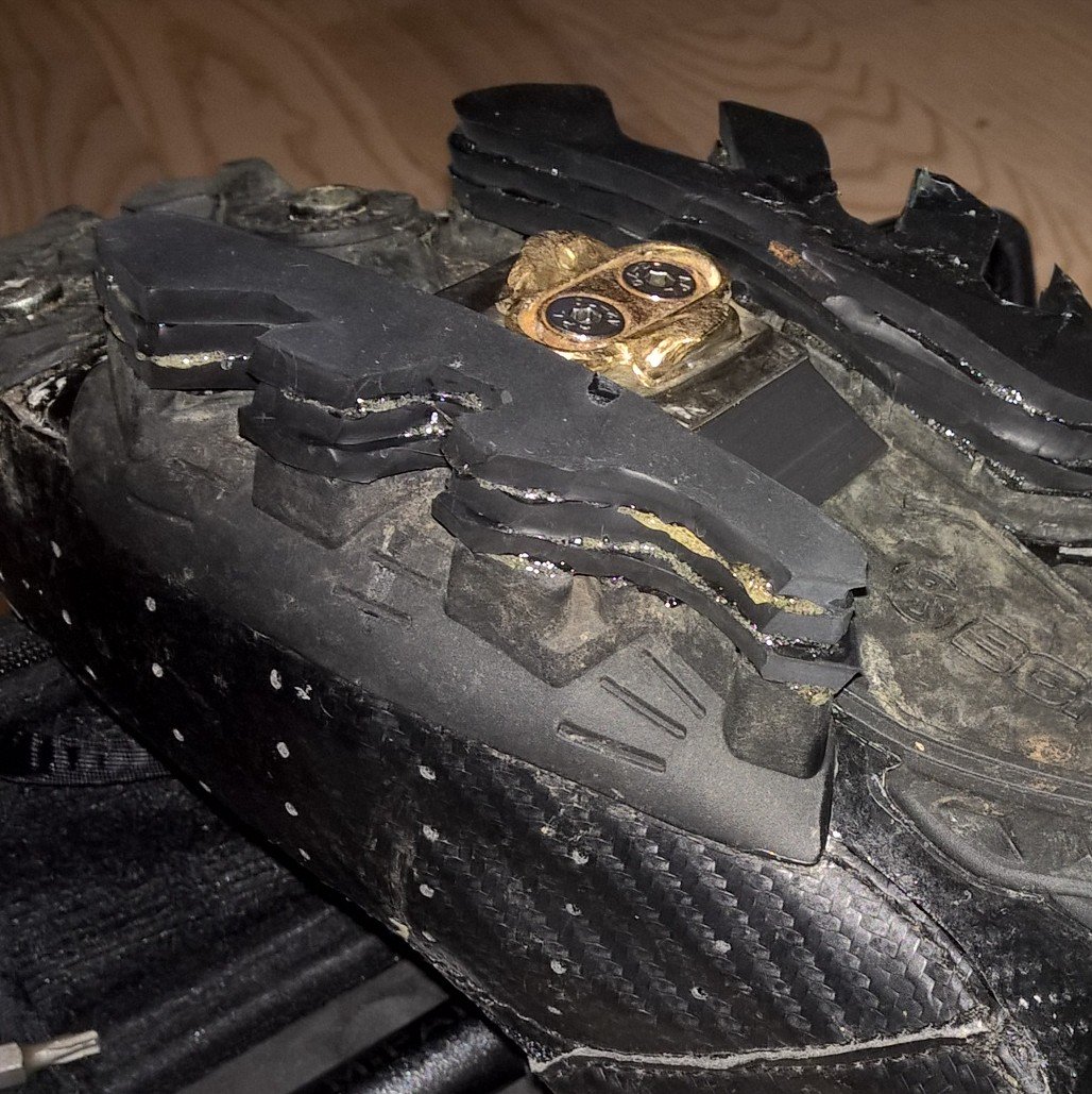 hiddenfoolsfood's tweet image. #gcnhack or #engineeredsolution 3d printed leg length compensation for commuting/xc/cx shoes