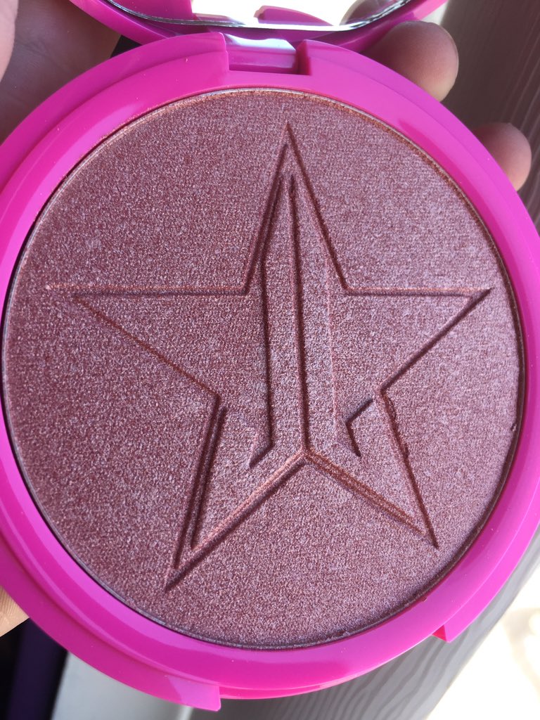 AspynBrielle's tweet photo. You better fucking werk @JeffreeStar  #PeachGoddess https://t.co/1sNcFcfHTd
