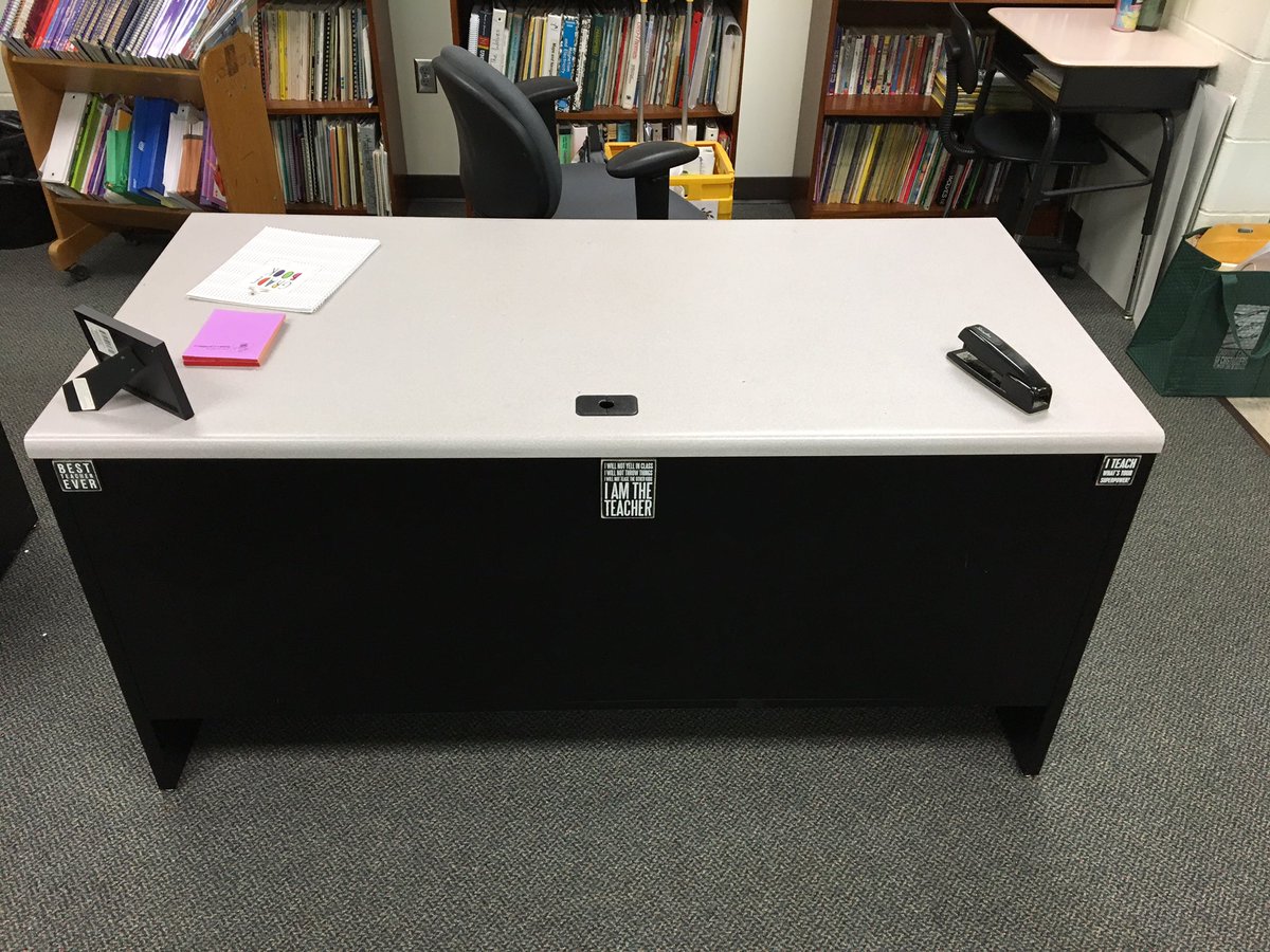 RCastleberry259's tweet photo. The start of my desk. #wpsproud #Studentteaching #earheart https://t.co/YUnSIyJ7ha