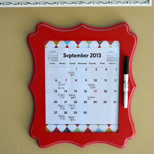 Happy National #CollegeMoveIn week! Stay organized w/this #DIY dry erase memo board: ow.ly/VSgZ302XFeq