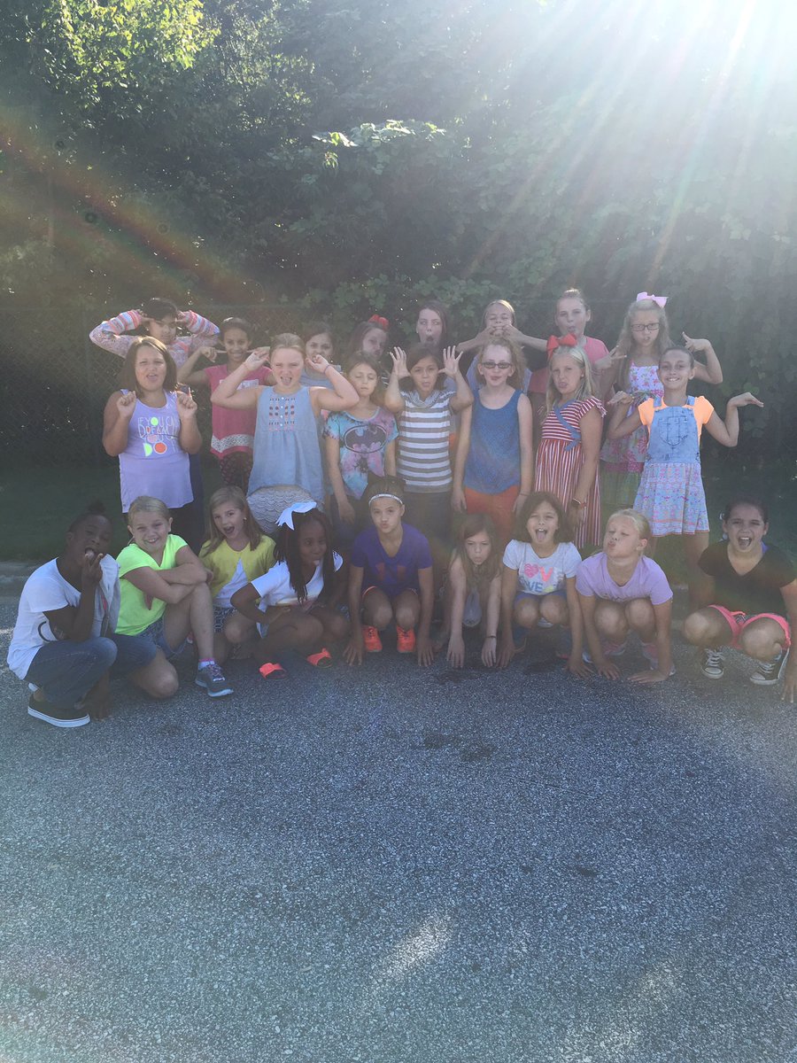 MrsGaultsCrew's tweet photo. Successful first day with my girls! #gaultsgirls #pineappleprincesses #oeschat https://t.co/EdYIqk7Pcq