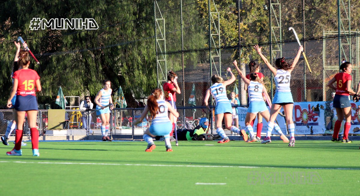 HockeyMUNIHD's tweet photo. #HMD16 #Hockey #02R02F #CiudadB(2) Vs #Ducilo(1) By #MuniHD 📸 https://t.co/1J8FyiOPva