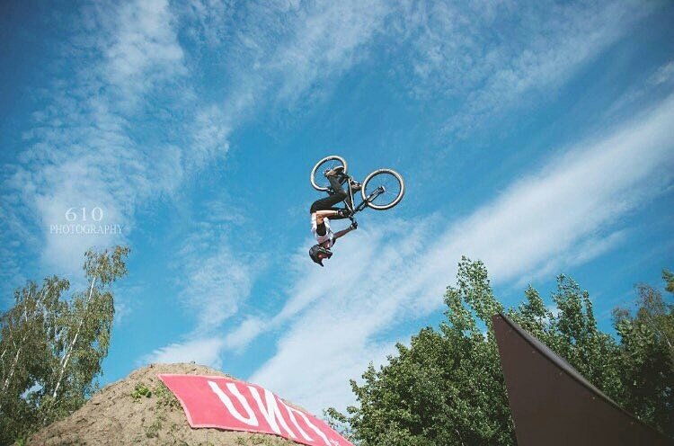 MarkusTimoBaur's tweet photo. #Backflip from Niels Gehrke at #DFMT #MimoTrails #Dirtjump #Contest! #mtb #leipzig #taucha https://t.co/FlrNktctYZ