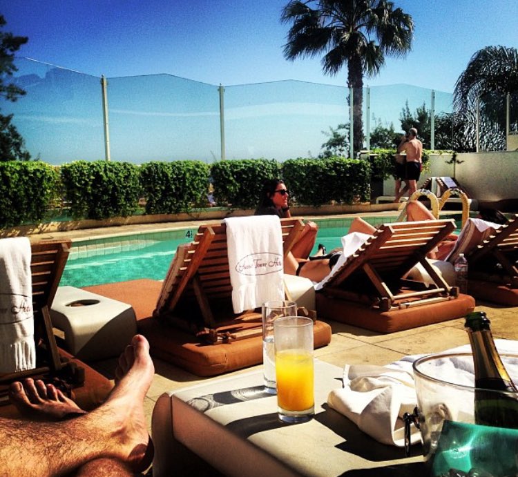 chaseeeezy's tweet photo. how to live 101 by chase alden #secretpoolparty? #theworldmayneverknow https://t.co/oEOntcbjZS