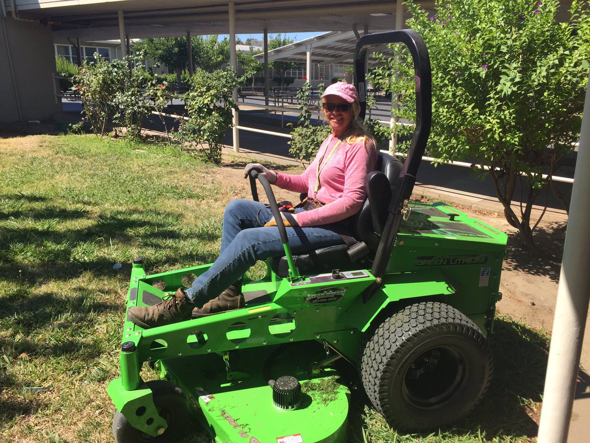 Look at Debbie and her new ride! #electricpowered #meangreenmachine