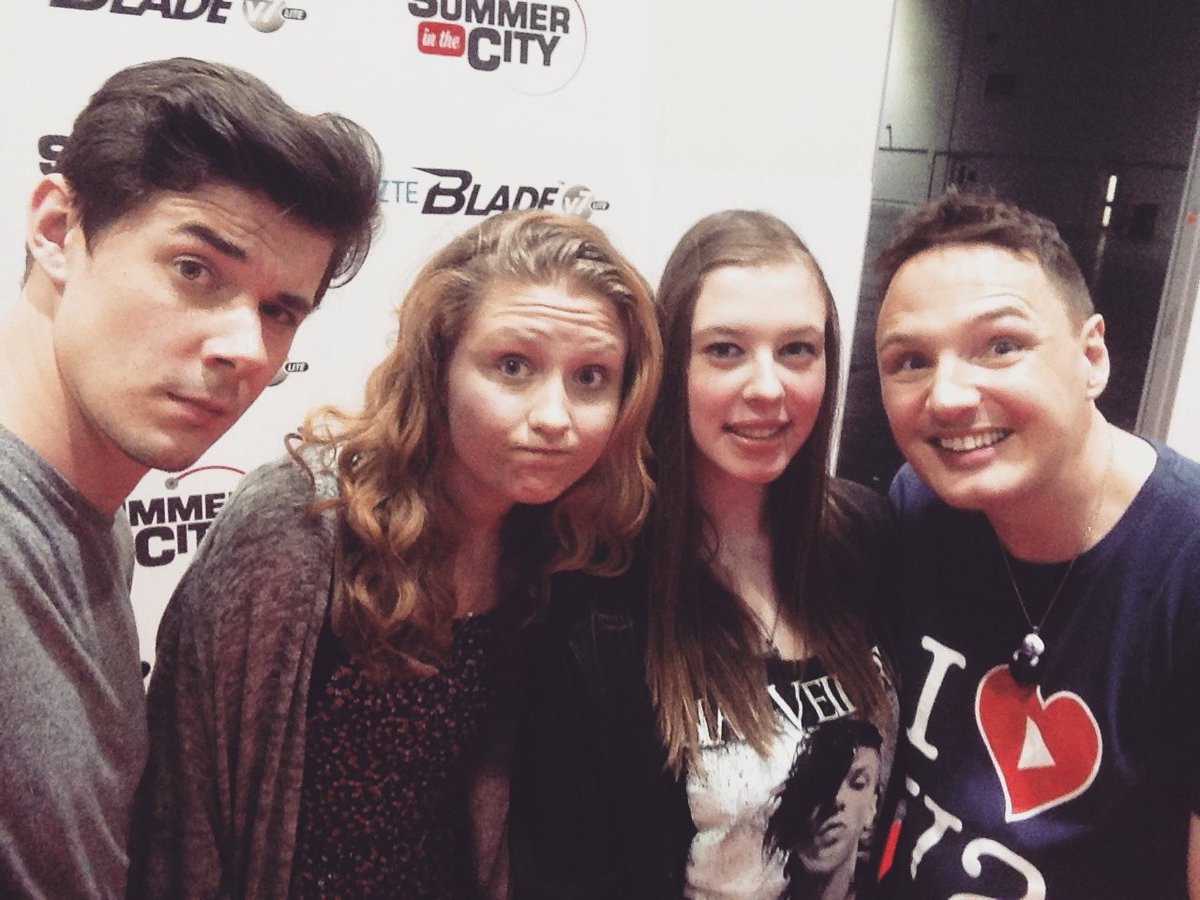 AmyEvans010's tweet photo. @petesjams and @oohgaryc lovely meeting you both x https://t.co/6qmHm5fiDZ