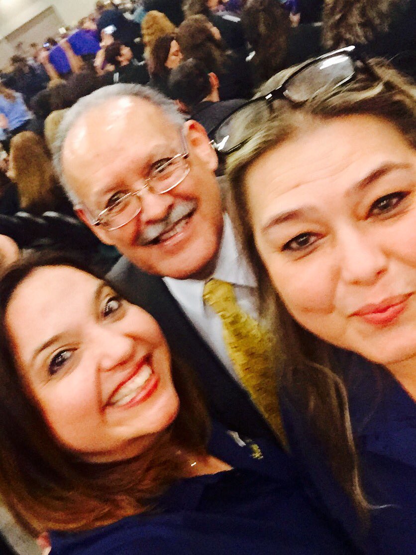 sandritav44's tweet photo. @McAllenISD @EscandonEagles #districtofchampions #youmatter with Sam Saldivar the Prez thank you for all you do :) https://t.co/ofjYeHtFnD