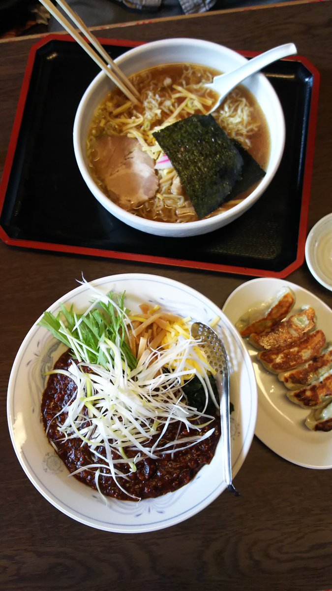 ma121chi's tweet photo. お昼。
米沢、三男坊❗
冷やしラーメンとジャージャー麺😉 https://t.co/VOzbho5gxW