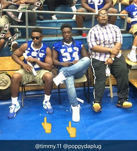 playboypoppy's tweet image. #LOADB