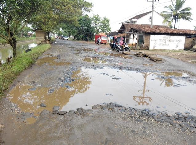 wandhi40114329's tweet photo. Mau smpai kpn bgni trs mnrus,,jln ry sekmpung-batnghri,nywa itu berrti bg kmi,@mridhoficardo @MRF_Info @DPRDLampung https://t.co/cniFYCxkwp