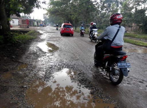 wandhi40114329's tweet photo. Mau smpai kpn bgni trs mnrus,,jln ry sekmpung-batnghri,nywa itu berrti bg kmi,@mridhoficardo @MRF_Info @DPRDLampung https://t.co/cniFYCxkwp