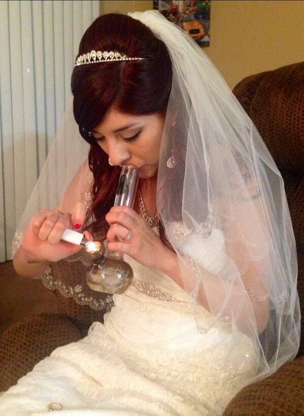 FemaleStoners's tweet photo. Wedding day gonna be like https://t.co/K8yLKF2s6M