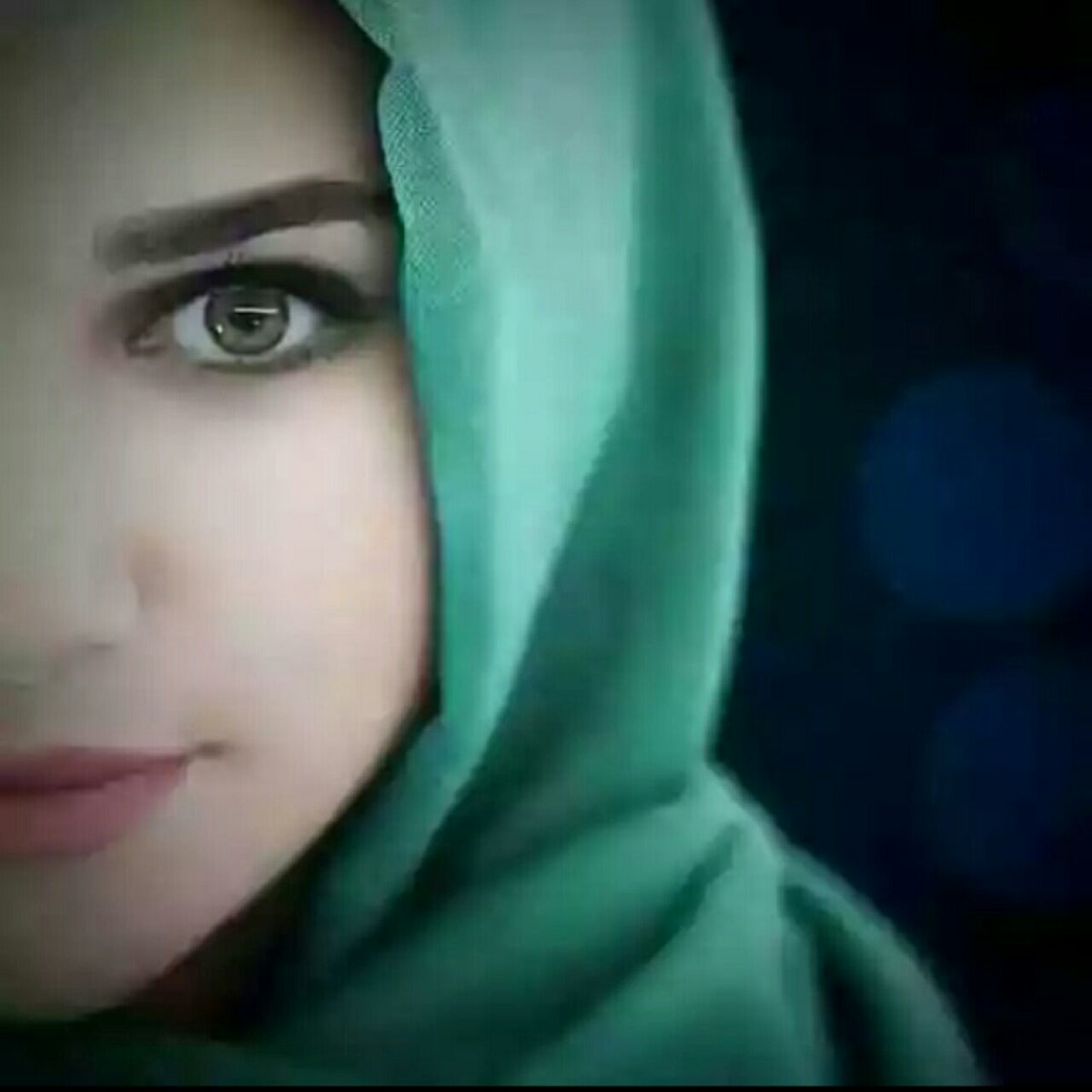 ليش #اجامل
واجب الحق يقال
الشجره من تكثر 
ثمرها #
ااحجار تترسها #الجهال

#يي بعلي 
صدك #الليل_والشعر_الشعبي