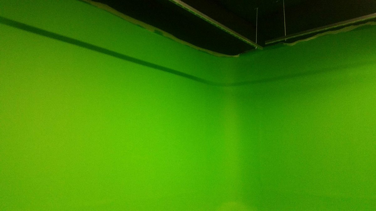 offstreament's tweet image. Green screen ready for our shoot tomorrow! #BigThingsComing #OffstreamEnt