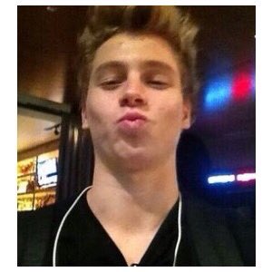 5SOSCommentary's tweet image. Want an Australian kiss? 

It&apos;s like a French kiss but down under &amp;lt;3