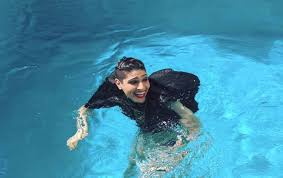 Carlosezrc's tweet photo. -Ash, te mando saludos Albertina
-Que Albertina?
-La que te tira a la piscina @haashoficial #KCAMeico #PerdonPerdon https://t.co/RT3lKJTA6j