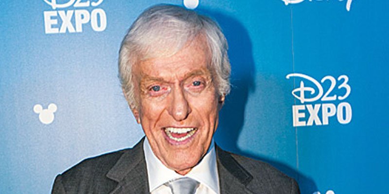 people's tweet photo. He's still got it! Dick Van Dyke delights Denny's customers with an unexpected serenade https://t.co/bBLGg3Zetr https://t.co/MsQ07dF0Zt