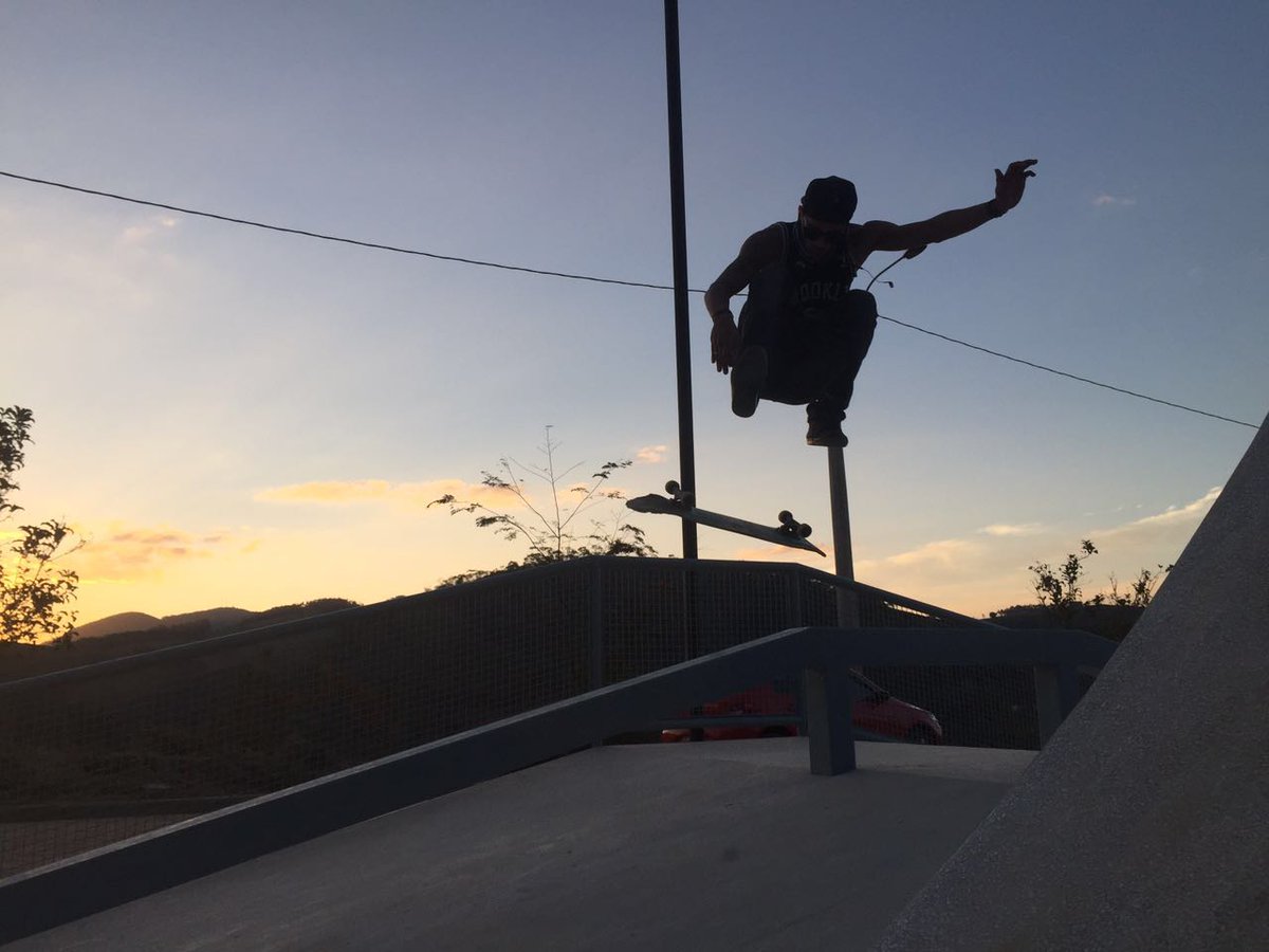 wallace_420's tweet photo. Tranquilidade na mente. Rolezim massa. Pista de dores ta foda! https://t.co/5cpSSHgdHT