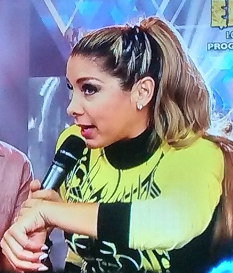 Meli_theboss's tweet photo. @SofiaFrancoA @Rescribens @BrunoPinasco ame verlos en @estoesguerra_tv son lo máximo 😂👌😘 https://t.co/EEeIOiXvwk
