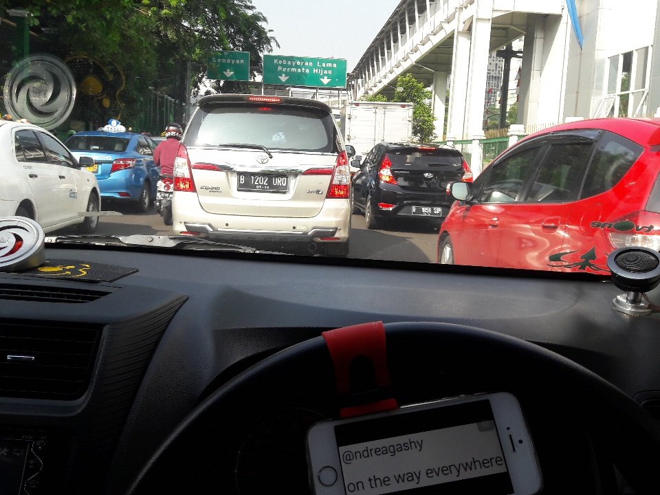 TMCPoldaMetro's tweet photo. 09:42 Pejompongan arah ke Stasiun Palmerah &amp; sebaliknya lalin padat. https://t.co/Hi24eFdQsU @ndreagashy