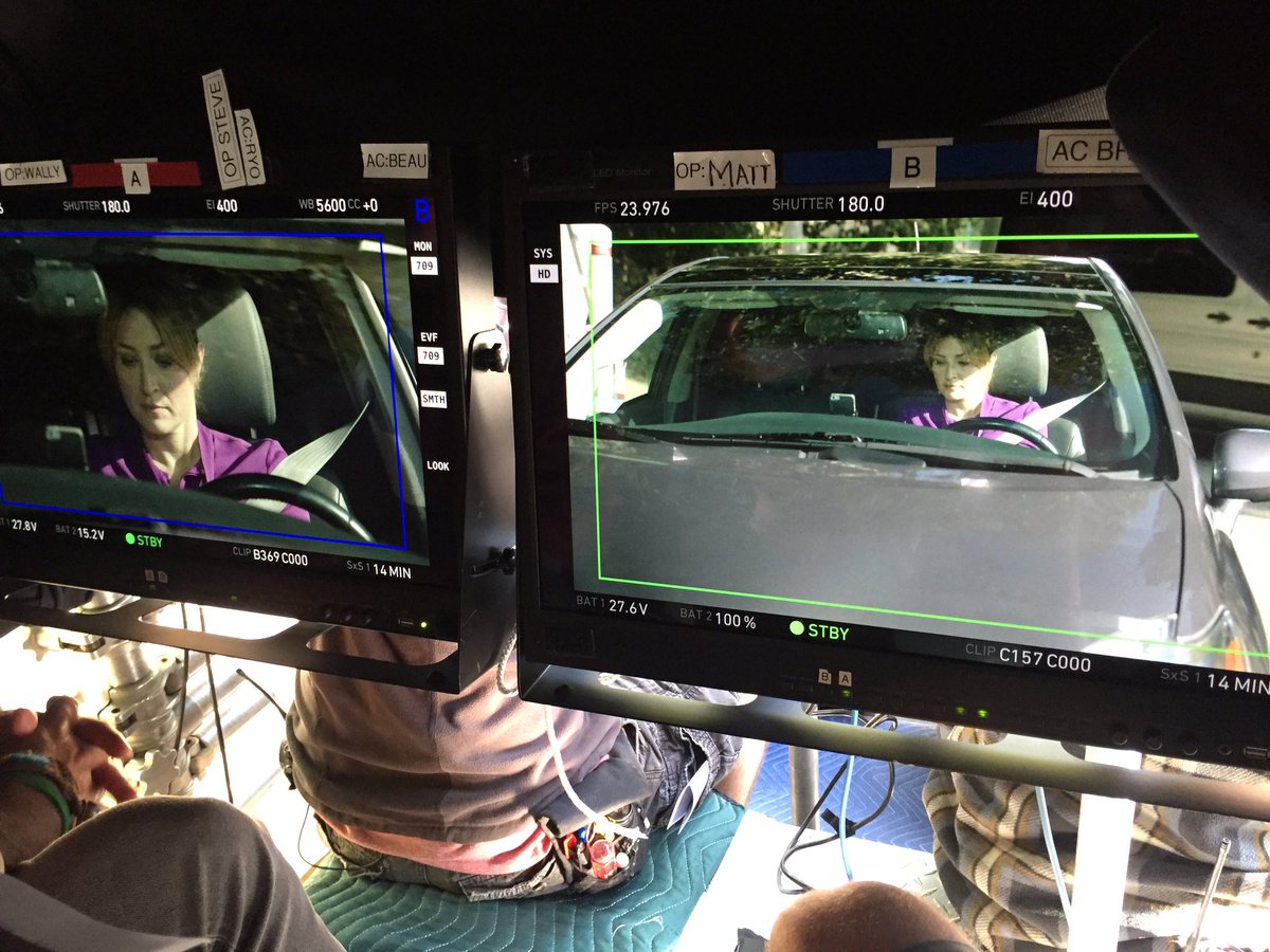 HanesKen's tweet photo. Maura behind the wheel and behind the monitors. @RizzoliIslesTNT @sashaalexander #RizzoliandIsles https://t.co/Qcf1NIbqnt