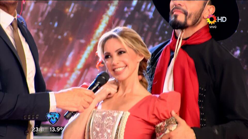 norber_87's tweet photo. La abogada hot es una mezcla del personaje de Frozen con la enana Noelia #Showmatch2016 https://t.co/5Ts9VJbgOt