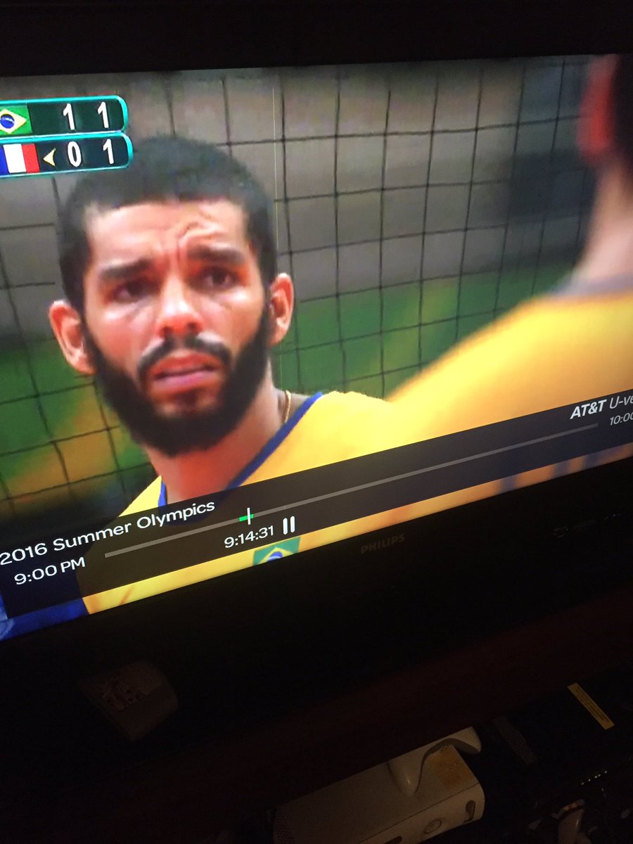 bheavener5's tweet photo. I did not know Tim Duncan had a twin! #tomduncan #rio2016 https://t.co/sppXSnc8da