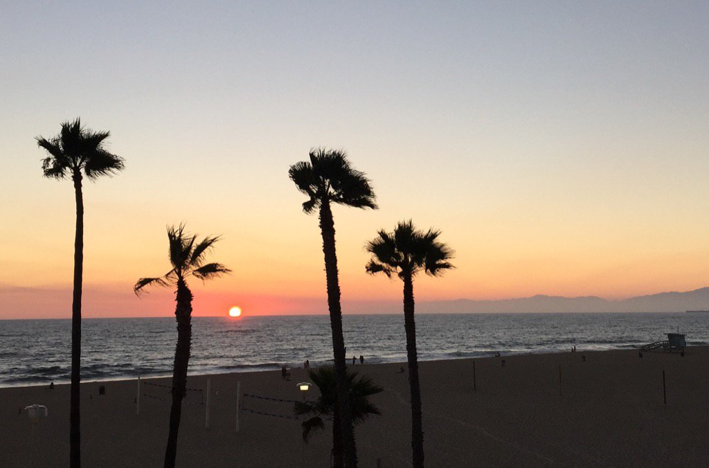 whodidyoudothat's tweet photo. California sunset. https://t.co/62oInIRHQi