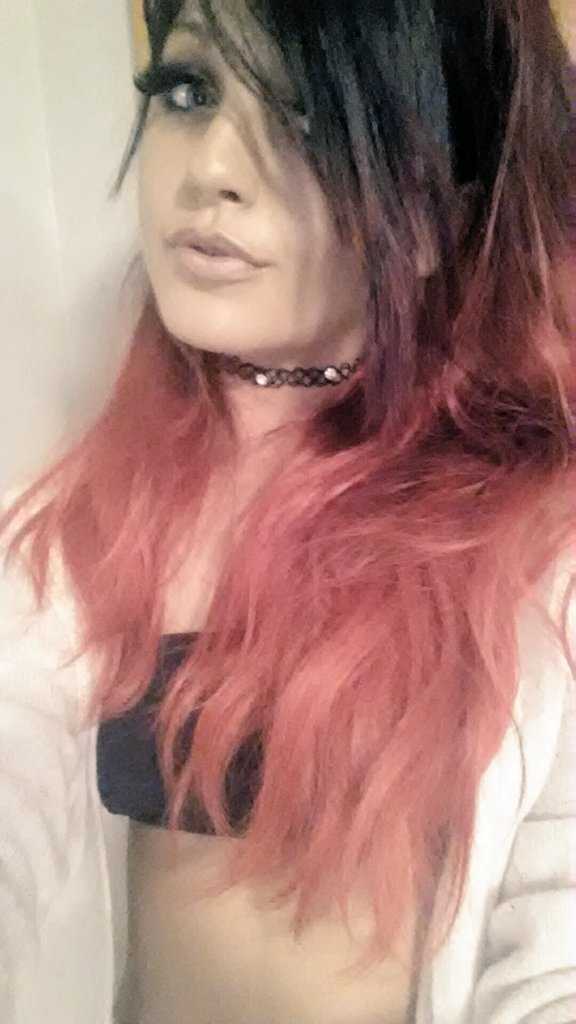 PrincessDaphne0's tweet photo. Who wants to Skype your #PrincessDaphne and let me make you my bitch #herepiggy #paypig #findom #walletrape DM me https://t.co/DgvKbcDO9d