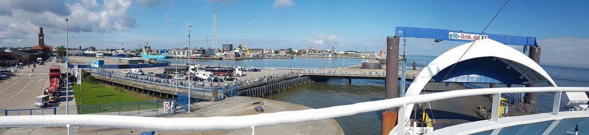 Solche Ausblicke gibt's nur b.uns. Kommt in den Norden! Aktuell am #Steubenhöft auf der Grete. (F. <a href="/Penelope_DL/">Penelope</a>)[os]