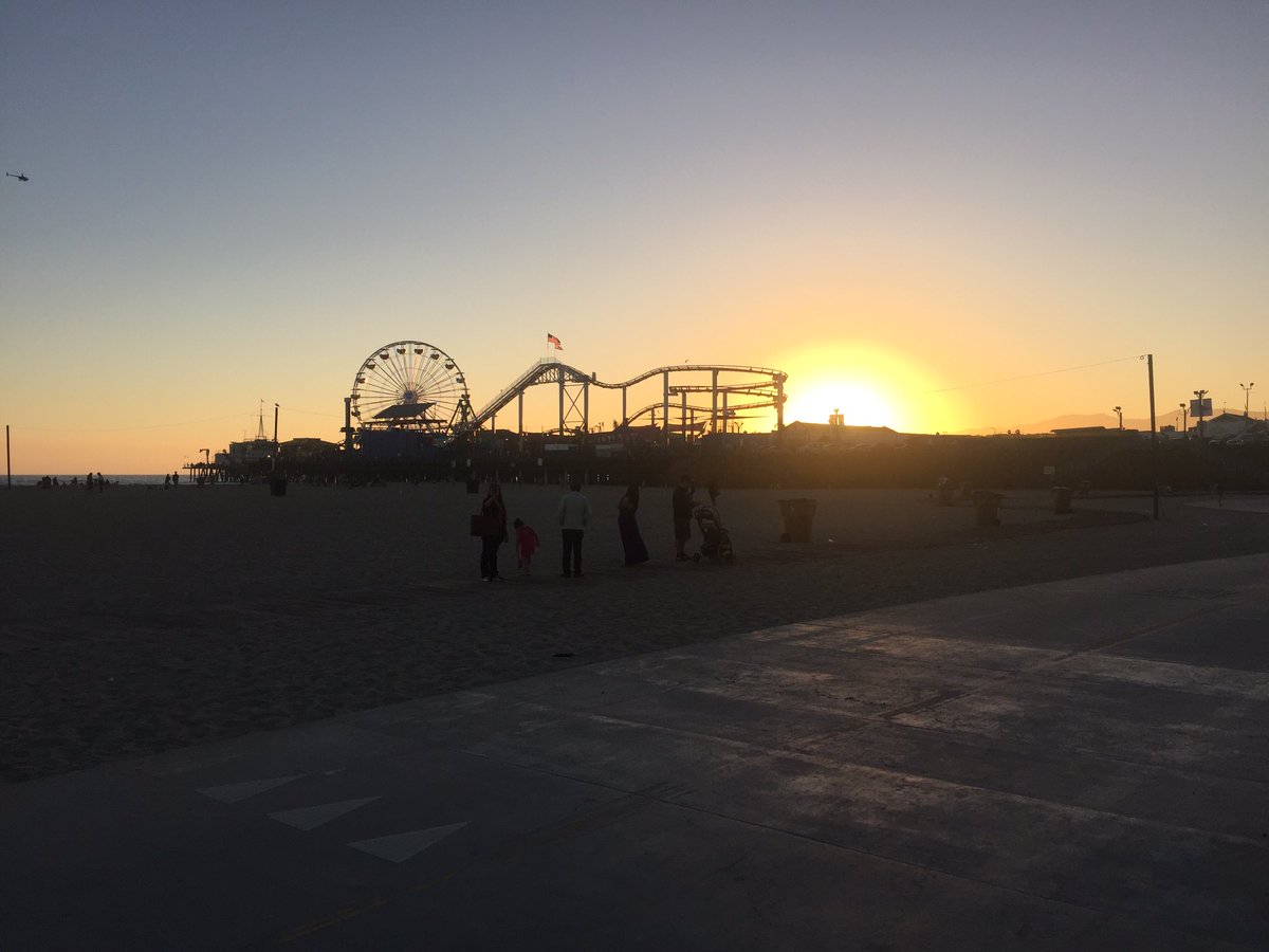 BillaVGC's tweet photo. Day2 in LA! #welcometothepier #rollercoaster #westcoastboys . @Tyl0o joined us Today, so #crewcompleted https://t.co/T0W8nO0d7Y