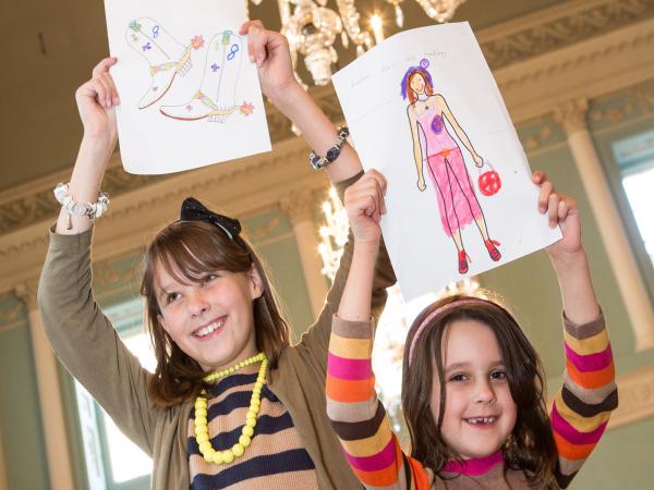 Today, 10.30 and 12.30, design a glove and see some gloves close-up <a href="/Fashion_Museum/">Fashion Museum Bath</a> - great for kids #batharts