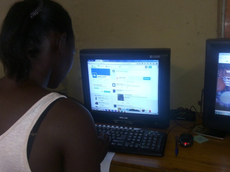 kisa_enoc's tweet photo. Eh! Have just learnt that computers can also have twitter @mwenky99 @umcatug #umcatexamaprilintake https://t.co/WGCPU4yIgr