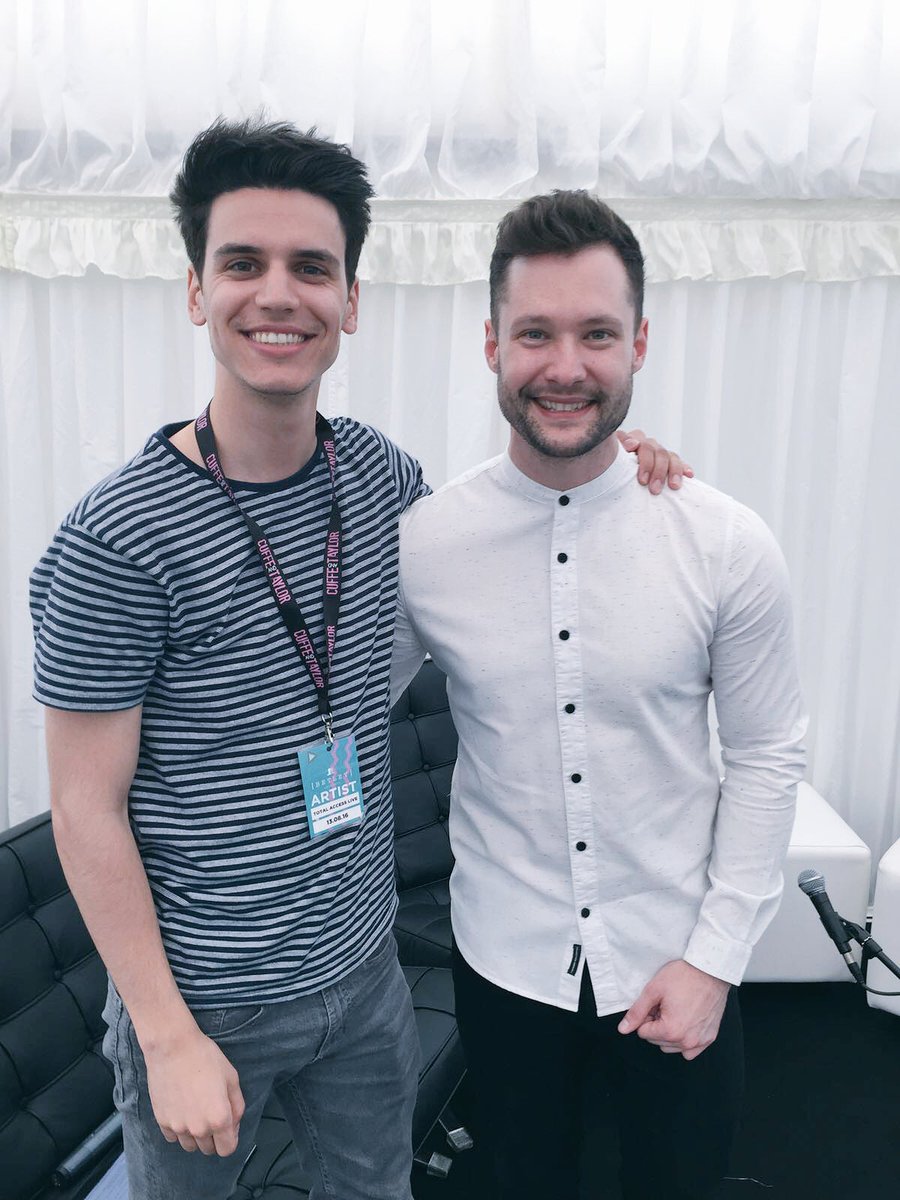 emil_franchi's tweet photo. With @calumscott at #TotalAccessLive Looking forward to hearing more from this guy 🙌🏻🎙 https://t.co/yLKlV0l3dt