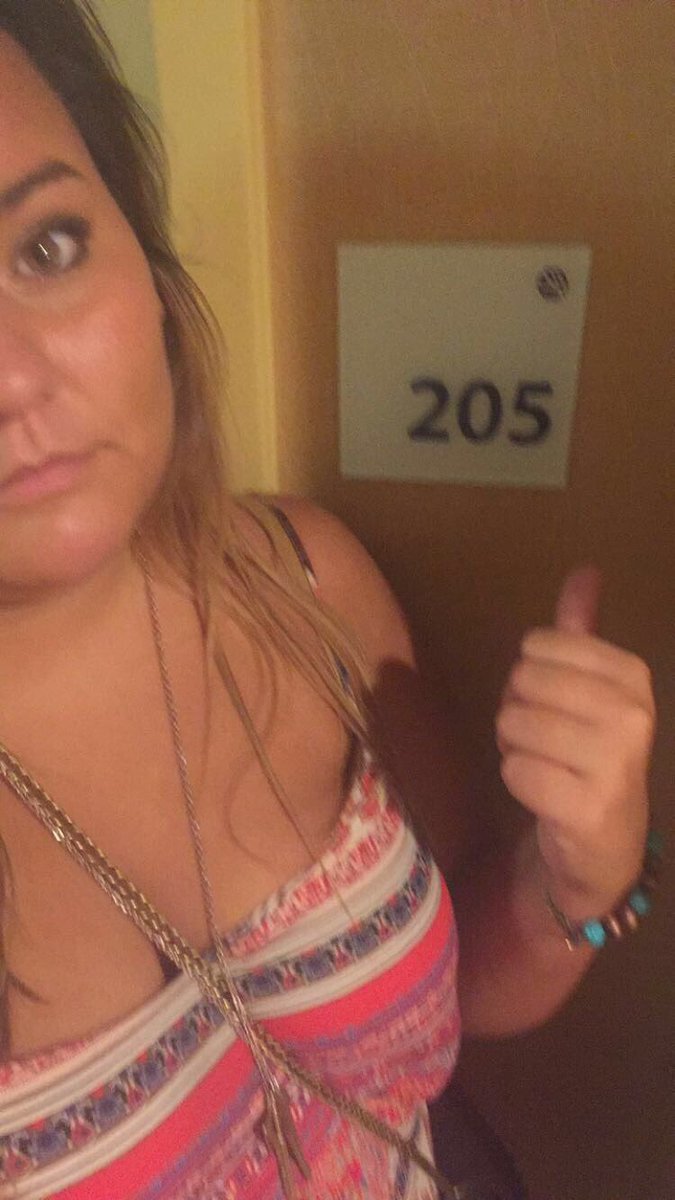 CaylaAnders's tweet photo. Well when in #Nashville #LifeWithCayla  *they call me 205* @ChaseRiceMusic https://t.co/g6JSdigcoP