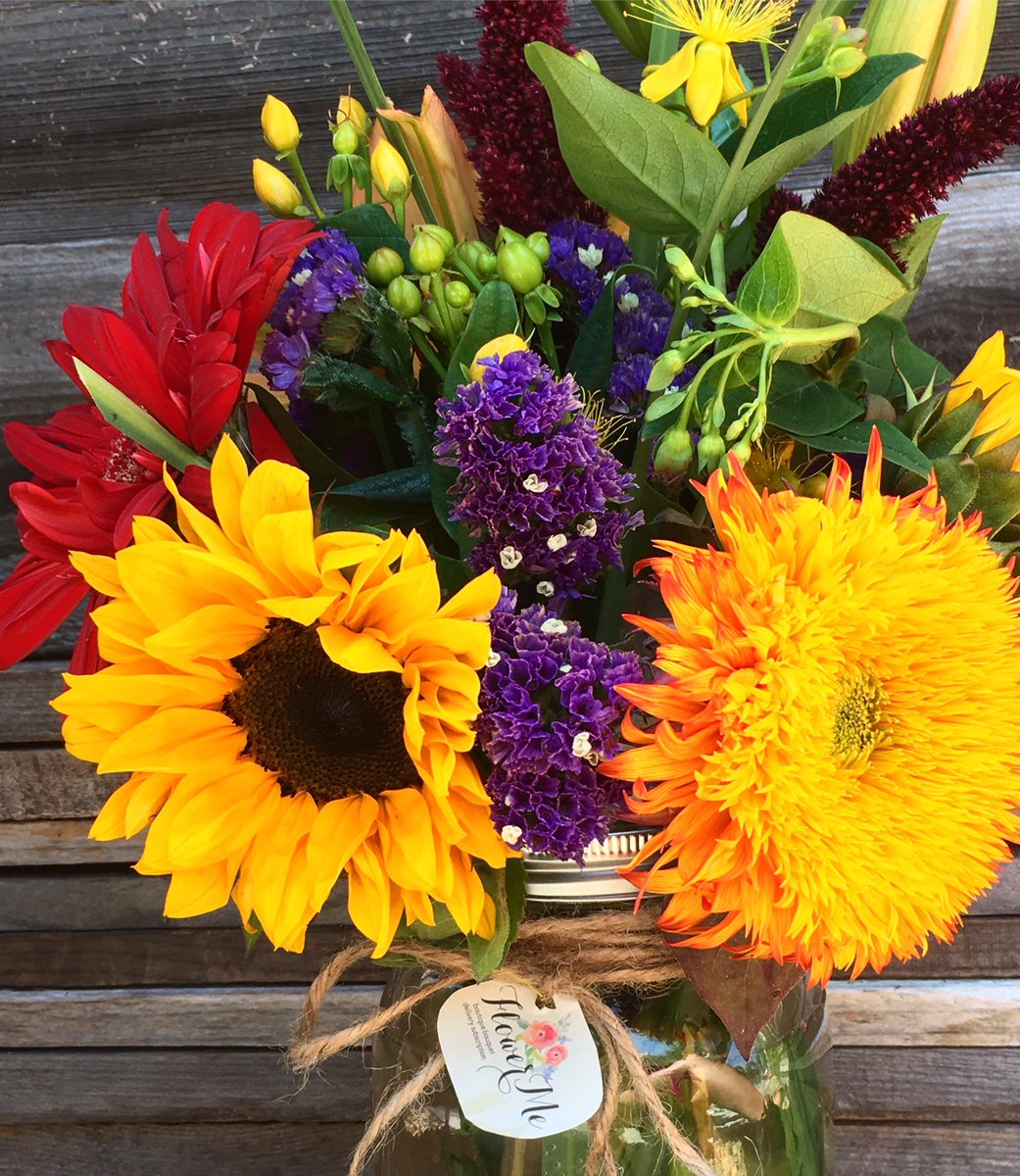 FlowerMe_'s tweet photo. #Happy #Monday from #flowerme #sanjose #entrepreneur #subscription #wildflowers #startup #flowers #simplepleasures https://t.co/HixkF5OynH