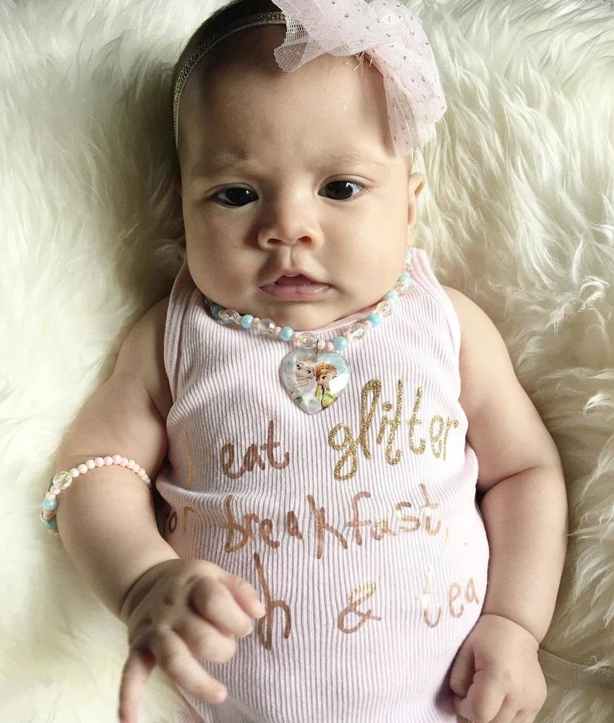diybypanida's tweet photo. I eat glitter for breakfast, lunch and tea!!👶🏼🍼 https://t.co/826N5DW189 https://t.co/li1oKvVRAy