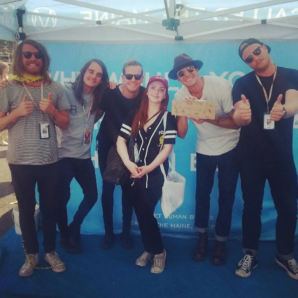 Becca_E_B's tweet photo. I was so fortunate to meet @themaine at @VansWarpedTour! Thank you guys for being so nice&amp;putting on a great show! https://t.co/8gYRPuh5Xg