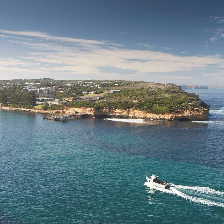 CorangamiteSC's tweet photo. #corangamiteshire #portcampbell #boat #jetty #beach #water #ocean #visitaustralia #visitvictoria https://t.co/V0eKJoGRQe