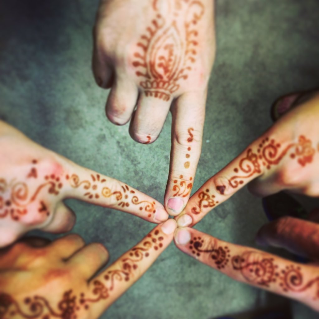 Calan On Twitter Band Bonding In The Form Of Henna Tattoos At Great Lakes Folk Festival East Lansing Michigan Glff