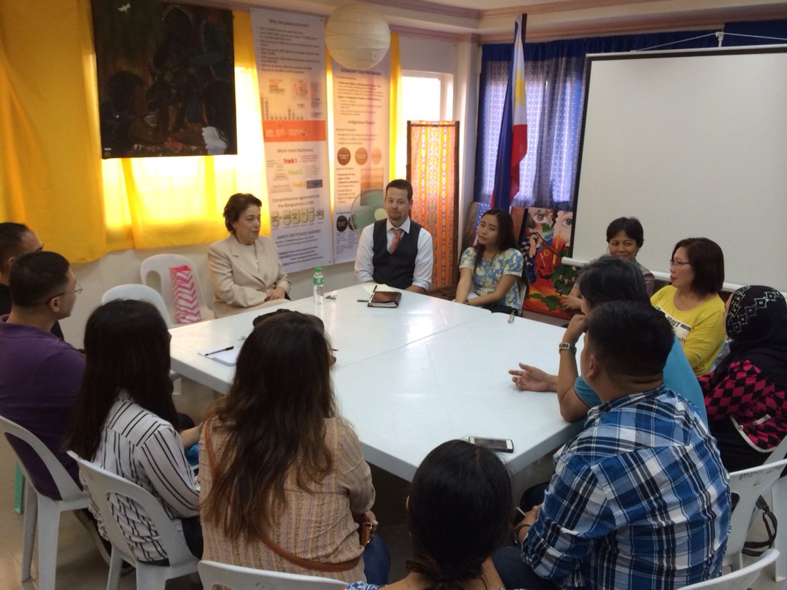 pacmalsA1's tweet photo. Dr Al-Hibri, an American   Muslim lawyer engages with civil society in Mindanao on Islam and community engagement https://t.co/eTTxctHgGF
