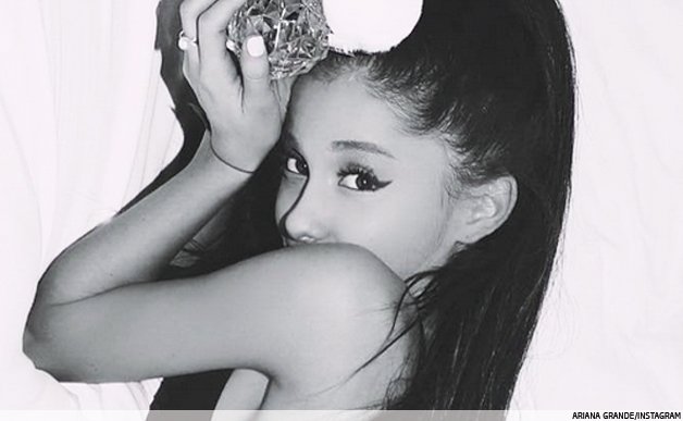 intorings's tweet photo. RETWEET BBYS SO ARI WINS  #FanArmyFaceOff #Arianators https://t.co/0BXghV92u9