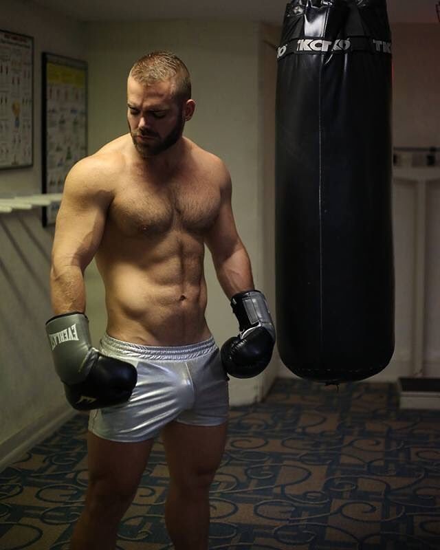 Cp9ZSAiWEAAWawW.jpg:large