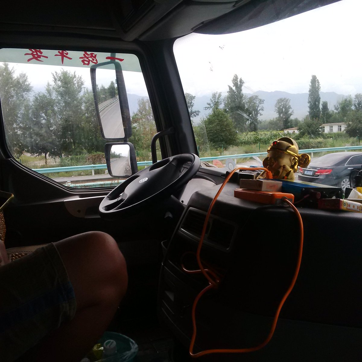 PetiteonBoard's tweet image. First truck ride #hitchhikegoals @hitchwiki #hitchhikingsquad #backpackingchina #ttot